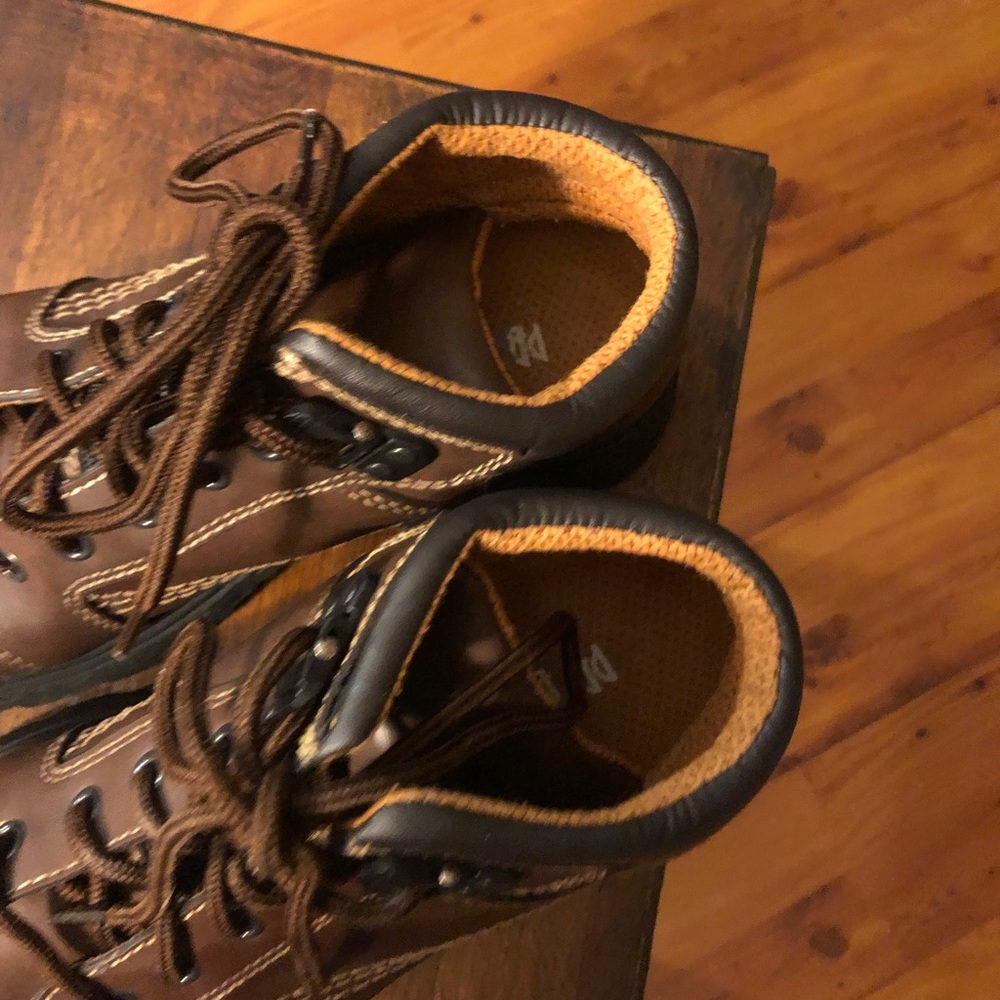 VIntage Boots - Picture 5 of 7